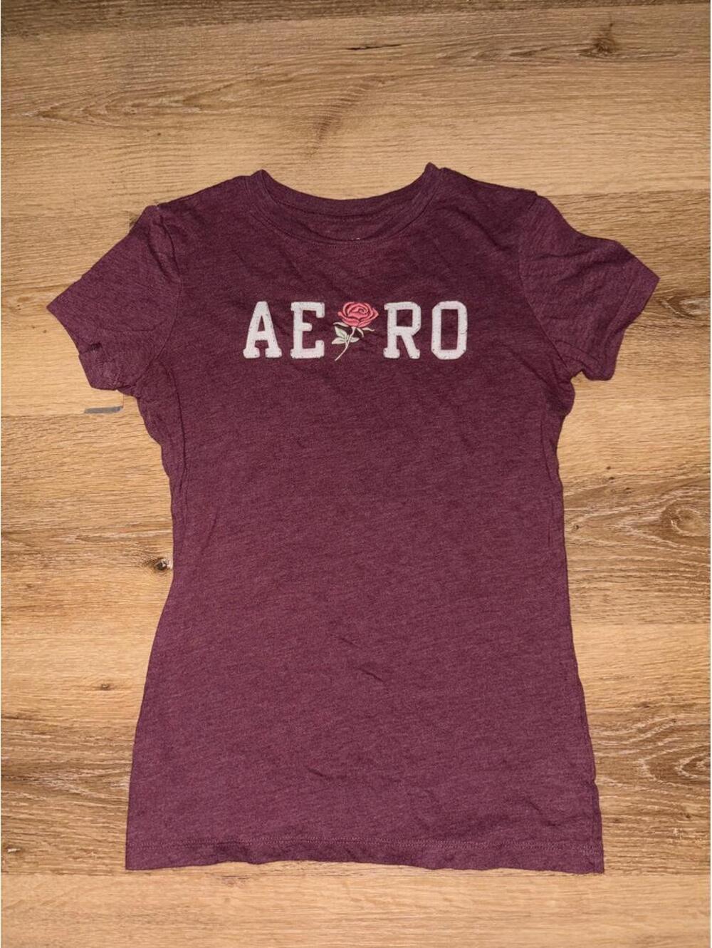 Aeropostale Classic Crew Rose Logo Burgundy T-Shirt XS